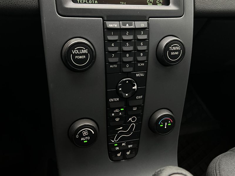 Volvo V50 1.6D SENZORY - fotka 32 z 36