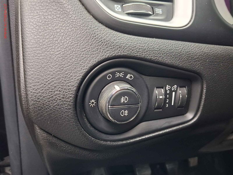 Jeep Renegade (2016) 1.4T, ČR, servis.kniha - fotka 14 z 16