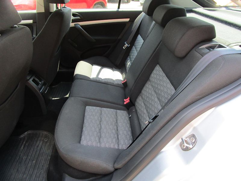 Škoda Octavia 1,6TDI-77KW- KOUPENA v ČR - fotka 9 z 27