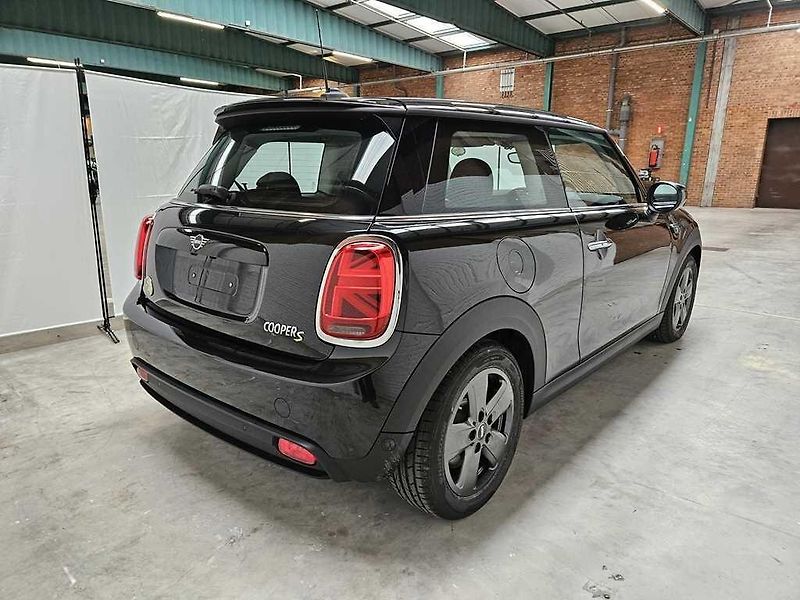 Mini Cooper S (2022) - fotka 3 z 13