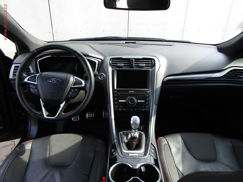 Ford Mondeo (2018) 1.5 EB, ST-Line, LED, navi - fotka 8 z 20