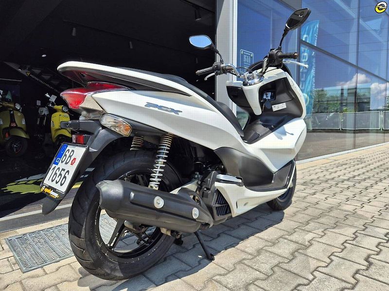 Honda PCX 125 (2011) - fotka 4 z 24