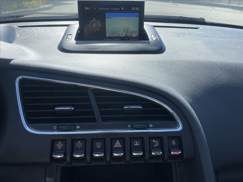 Peugeot 3008 1,6 THP 121kw ALLURE GPS PANOR - fotka 18 z 40