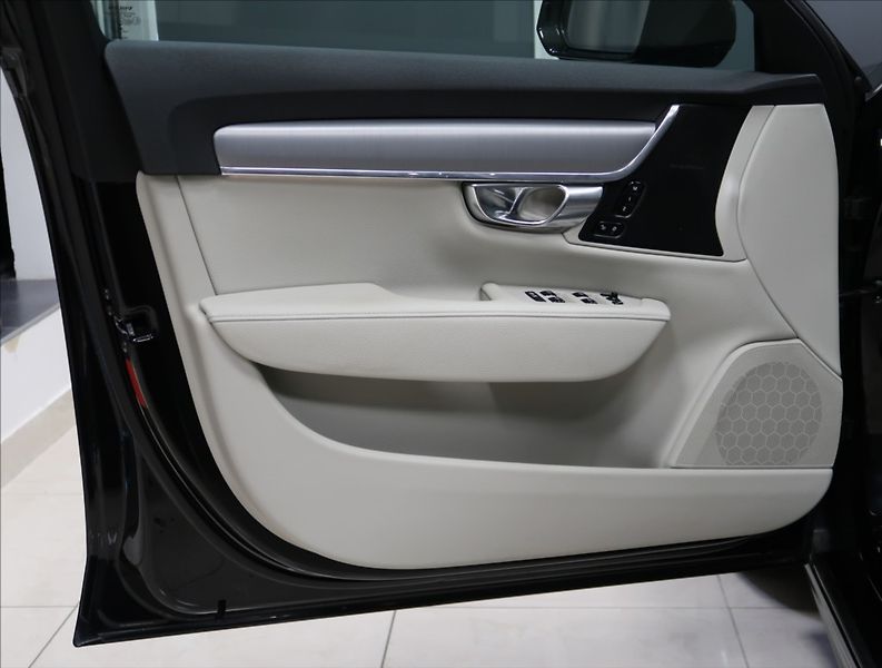 Volvo S90 2,0 D5 AWD INSCRIPTION - fotka 8 z 54