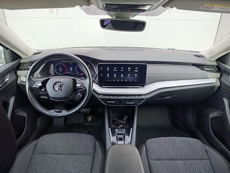 Škoda Octavia 2.0TDi 110kW DSG STYLE ČR - fotka 16 z 27