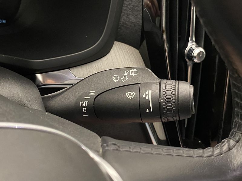 Volvo V60 D3 AWD INSCRIPTION REZERVACE - fotka 23 z 42