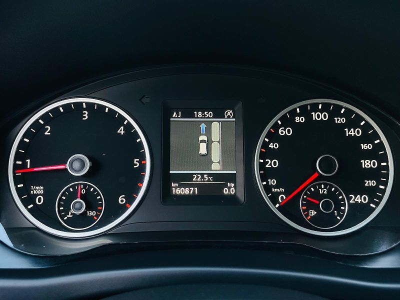 Volkswagen Tiguan 2.0TDI MANUÁL SENZORY 1MAJITEL - fotka 42 z 49