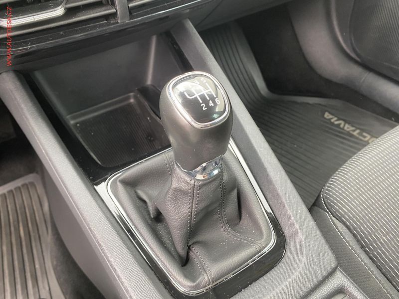 Škoda Octavia (2020) 1.5 TSi, Ambition, LED - fotka 16 z 18