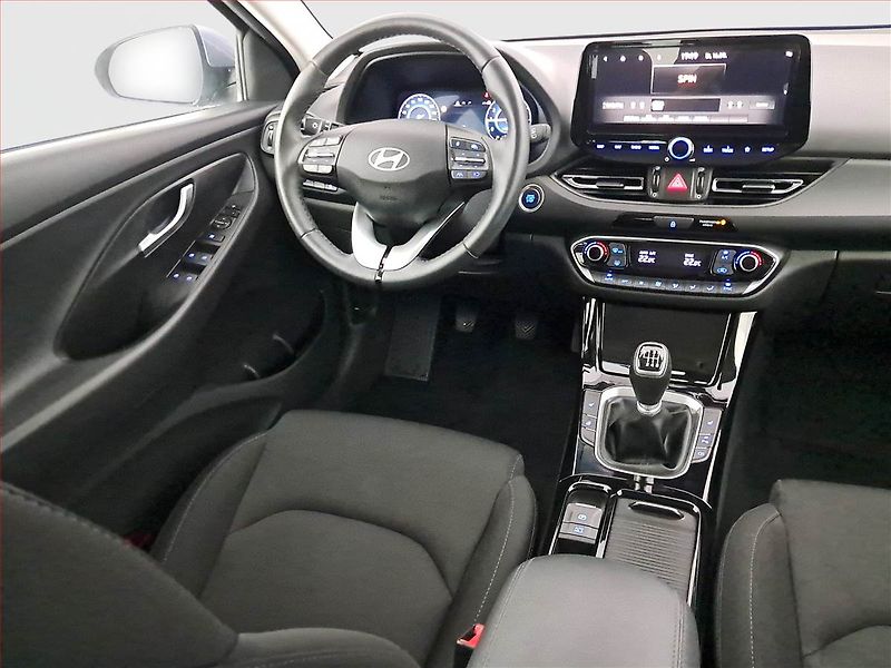 Hyundai i30 (2024) Style 1.0 T-GDI, ČR,1.maj - fotka 7 z 17