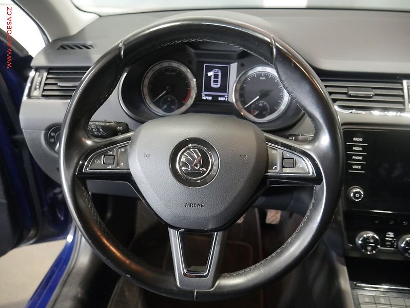 Škoda Octavia (2018) 2.0TDi, ČR, Style, LED - fotka 12 z 21