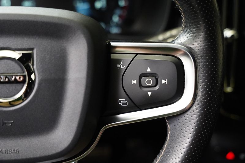 Volvo XC40 - fotka 16 z 27