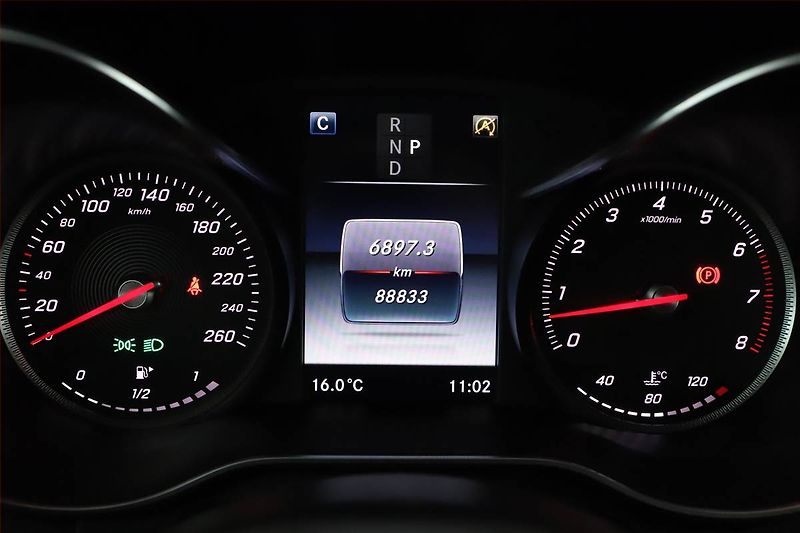 Mercedes-Benz Třídy C (2016) C 400 4MATIC - fotka 8 z 21