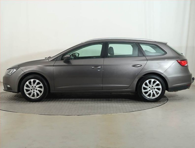 Seat Leon (2015) 1.6 TDI, 4X4, Serv.kniha - fotka 3 z 13