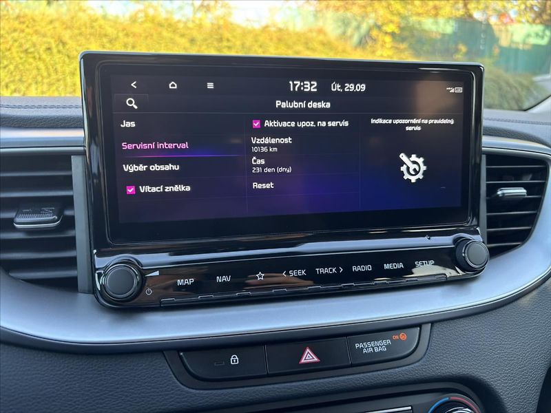 Kia Ceed 1,5 TGDi TOP ZÁRUKA NAVI KAMER - fotka 20 z 41