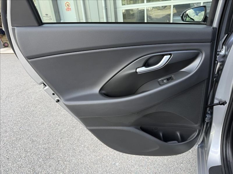 Hyundai i30 1,5 i  WG FL Family - fotka 10 z 19