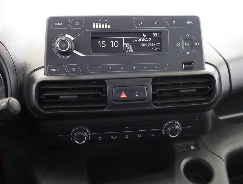 Citroën Berlingo (2023) Maxi Live Pack 1.2 PureTech - fotka 9 z 16