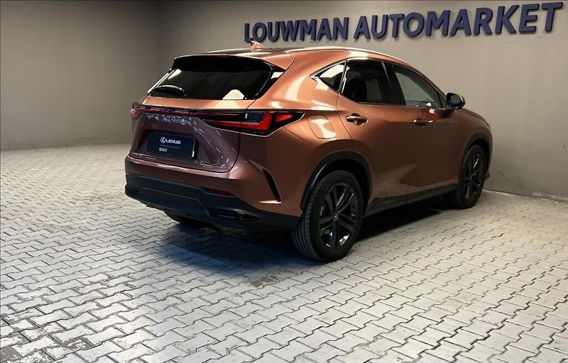 Lexus NX 450h plus 450H+ 2,5 PHEV PRESTIGE - fotka 2 z 18