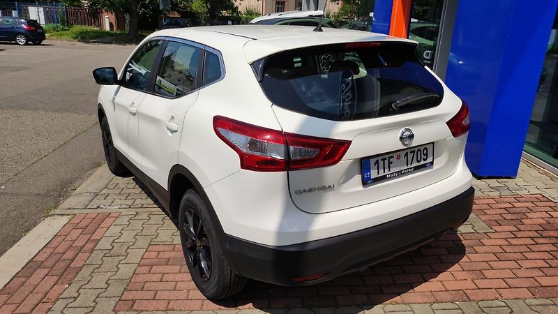 Nissan Qashqai (2017) 1.2 DIG-T, 1.maj,ČR, - fotka 7 z 20