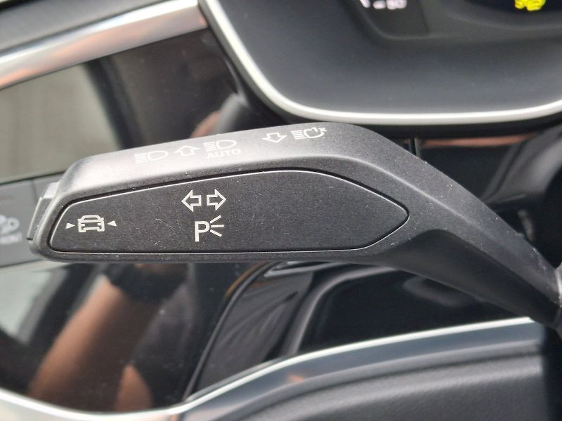 Audi Q3 (2024) Advanced S-Tronic 1,5TFSi 110k - fotka 21 z 35