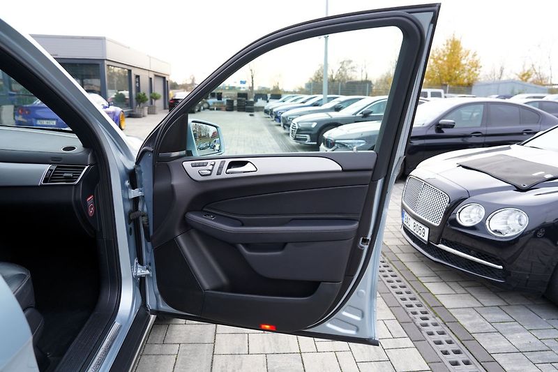 Mercedes-Benz GLS 350d 4Matic, ČR, 7 míst - fotka 25 z 50