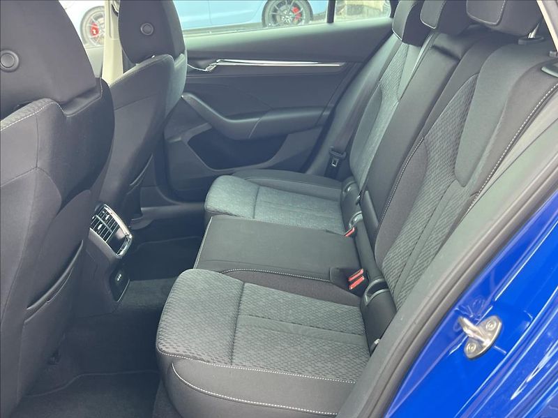 Škoda Octavia 2,0 TDI 110kW Style webasto - fotka 13 z 27