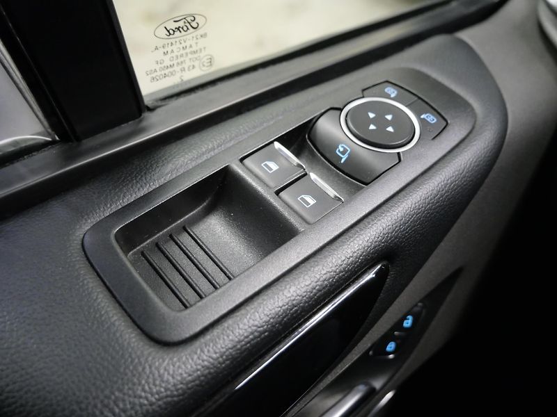 Ford Tourneo Custom - fotka 12 z 25