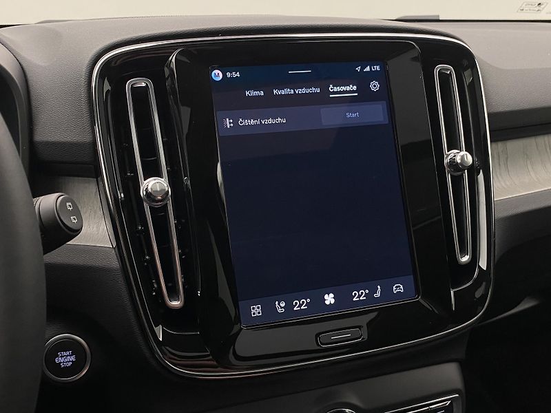 Volvo XC40 (2026) B4 AUT DARK PLUS - fotka 44 z 65