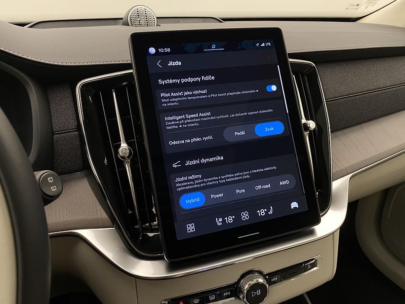 Volvo XC90 T8 AWD RECHARGE ULTRA BRIGHT - fotka 51 z 72