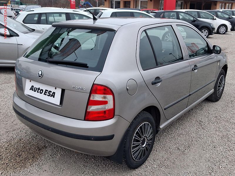 Škoda Fabia (2007) 1.2i, AC, park.asist - fotka 4 z 16