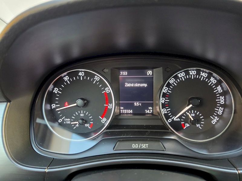 Škoda Fabia (2016) 1,2TSI 66KW STYLE*REZERVACE - fotka 7 z 29