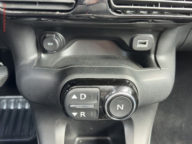 Citroën C4 Cactus (2014) 1.6 HDi, 2.maj,ČR, AT, LED - fotka 17 z 19