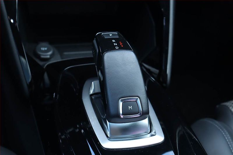 Peugeot 2008 (2021) GT Line 1.5 BlueHDi, Automat - fotka 13 z 26