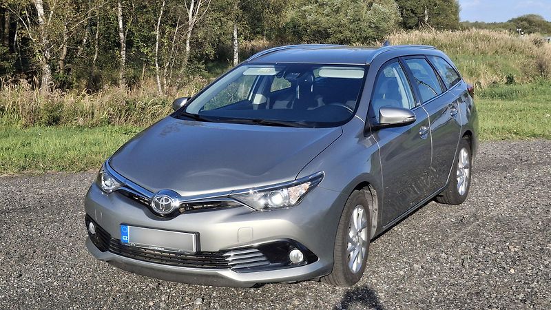 Toyota Auris (2016) Touring sports edition S 1,2 - fotka 6 z 12