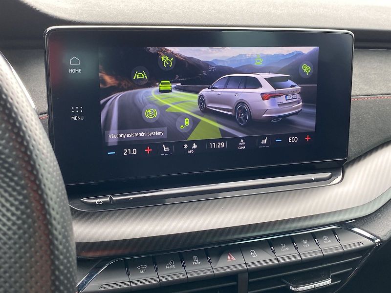 Škoda Octavia (2024) Combi 1.4 TSI iV DSG RS - fotka 14 z 35