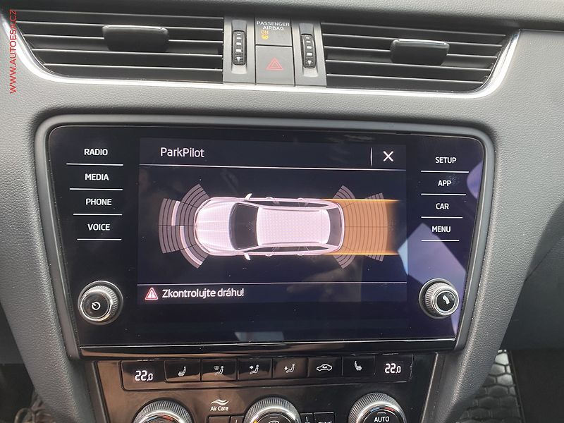 Škoda Octavia (2019) 1.6 TDi, ČR, Style, LED - fotka 17 z 18