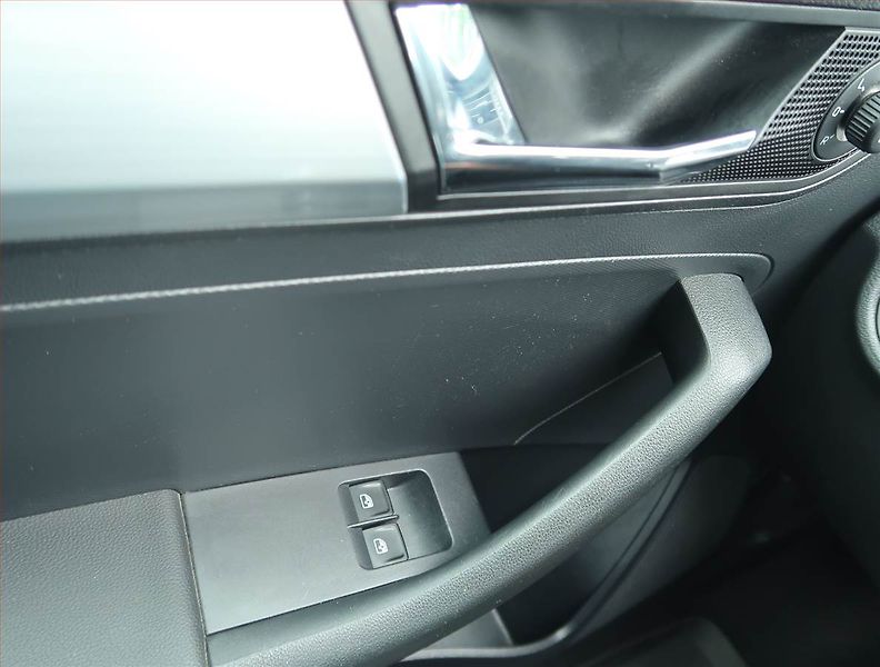 Škoda Rapid (2017) Spaceback 1.0 TSI - fotka 15 z 15