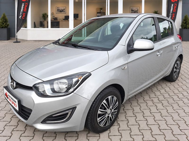 Hyundai i20 (2012) 1.2i 63kW -KLIMATIZACE-S.KNIHA - fotka 4 z 29