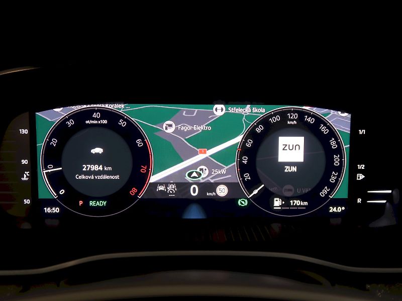 Škoda Octavia (2025) TOP SELECTION 1.5TSI M-HEV 110 - fotka 16 z 38