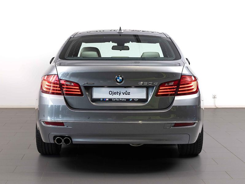BMW Řada 5 530d xDrive Sedan - fotka 4 z 22