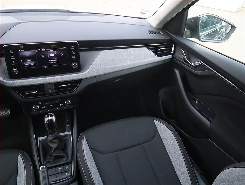 Škoda Kamiq (2025) Selection 1.0 TSI - fotka 8 z 24