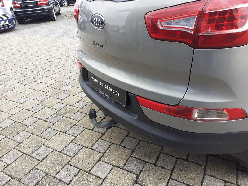 Kia Sportage (2011) 2.0 GDi 4x4 ČR - fotka 17 z 32