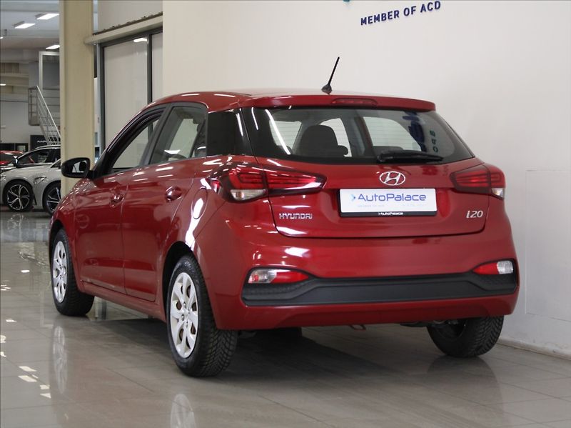 Hyundai i20 1,3 i 55kW Family+ 27 200km! - fotka 3 z 17