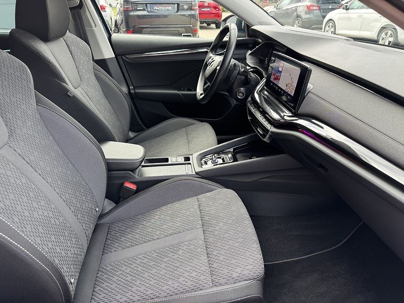 Škoda Octavia (2023) 2.0TDi DSG Ad.LED Webasto - fotka 21 z 50