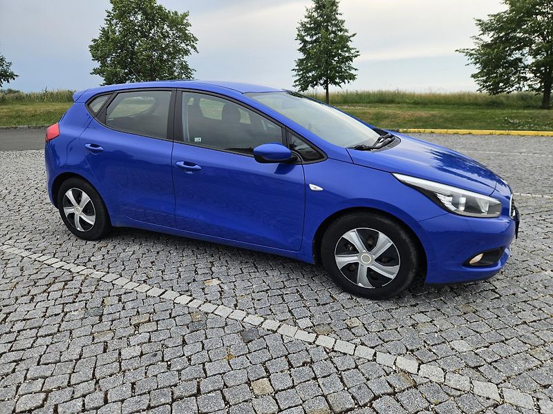 Kia Ceed (2015) 1.4crdi 66kw, MOŽNÉ SPLÁTKY  - fotka 5 z 24