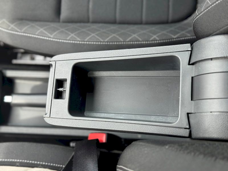 Škoda Fabia (2015) 1.2 TSI 66 kW Style Combi - fotka 18 z 25