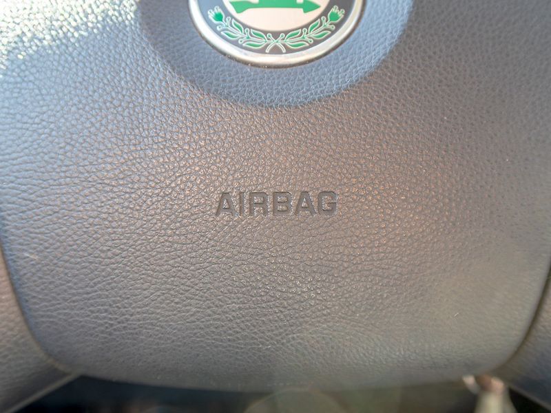 Škoda Fabia (2007) 1.2HTP 44KW – PO SERVISU - fotka 22 z 34