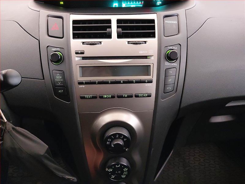 Toyota Yaris (2009) 1.33 Dual VVT-i, Eko.zaplacen - fotka 12 z 15