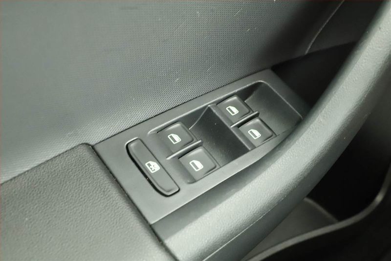 Škoda Rapid (2014) Spaceback 1.6 TDI, Automat - fotka 15 z 15