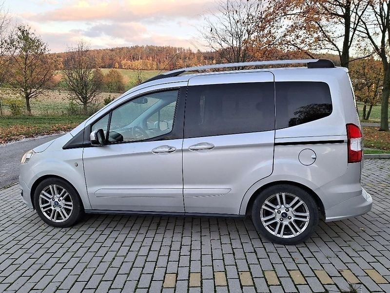 Ford Tourneo Courier (2016) 1.5TDCi 2016 KLIMA,NAVI,159TKM - fotka 7 z 24