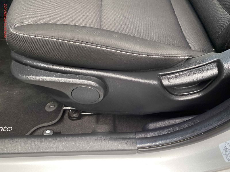 Kia Picanto (2021) 1.0i, Navi, kamera - fotka 14 z 17